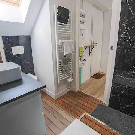 Apartment Centre